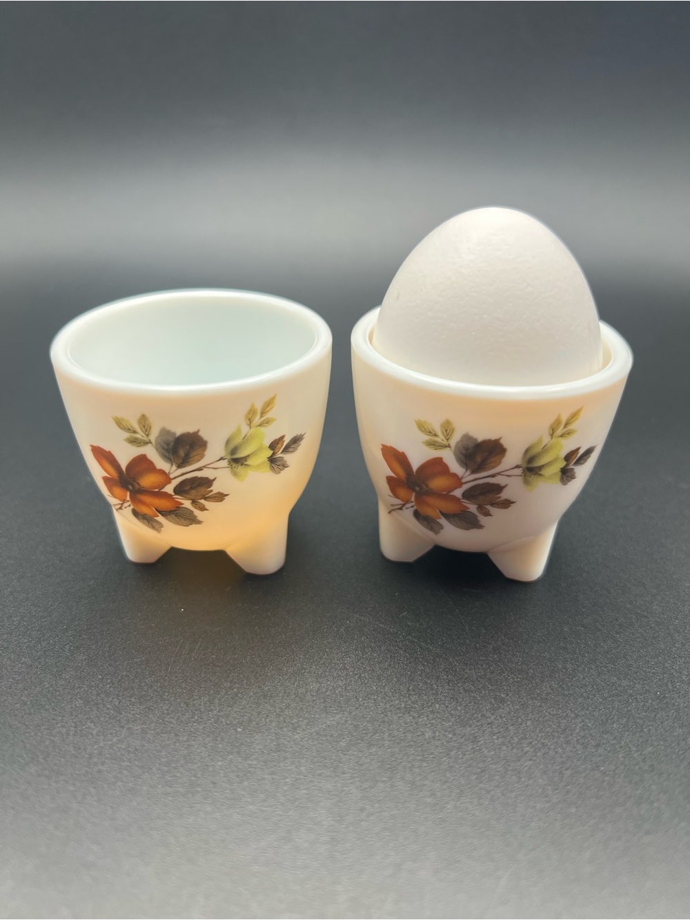 🐣 VINTAGE 1970s Arcopal France Milk Glass Tripod Egg Cups - Set of 2